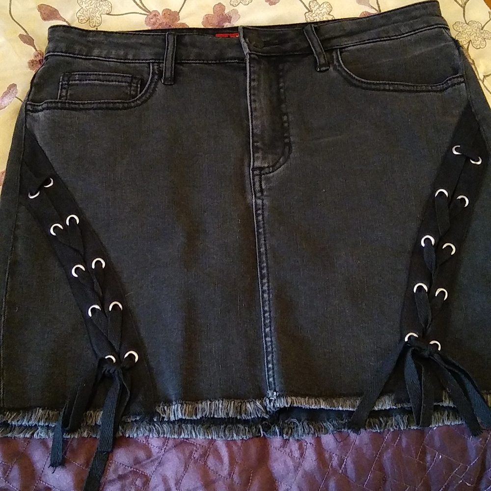 Guess mini jean skirt